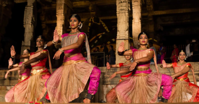 "LES DÉESSES" PAR RAADHA KALPA DANCE COMPANY