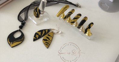 les ongles et bijoux